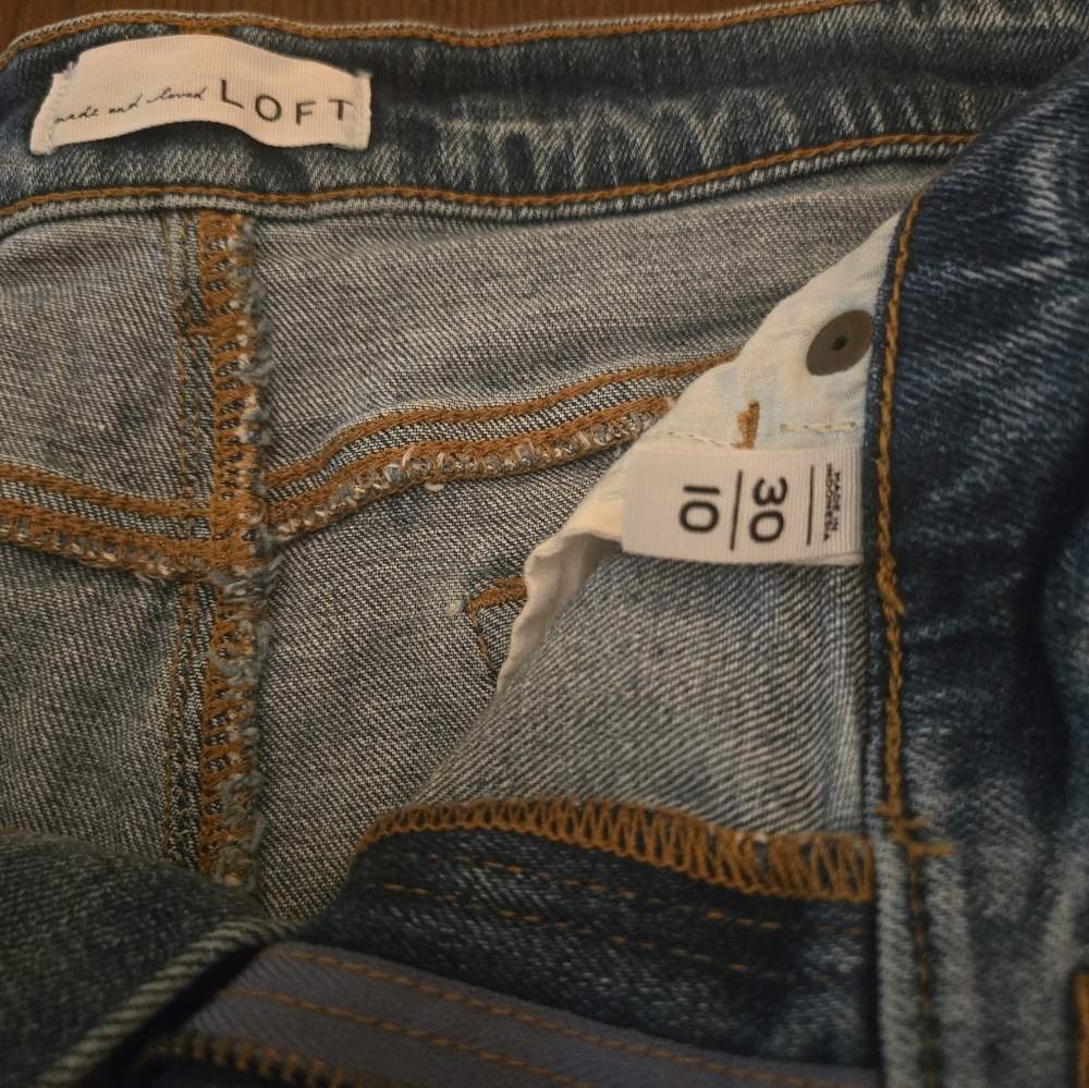 LOFT Raw Hem Denim Shorts Size 10 / 30 Medium Wash Mid Rise - Picture 7 of 8
